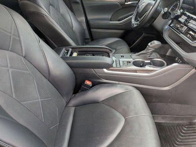 2022 Toyota Highlander Platinum