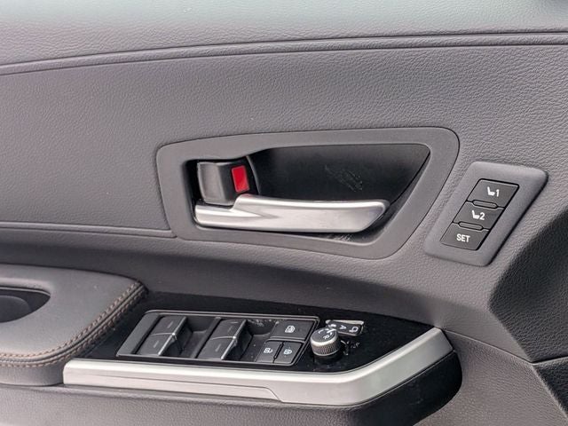 2025 Toyota SIENNA PLT AWD Platinum 7 Passenger