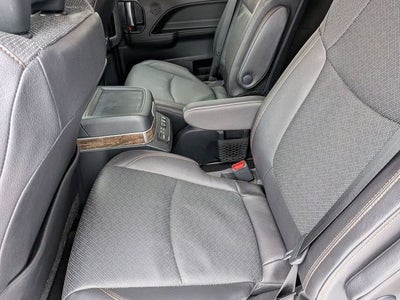 2025 Toyota SIENNA PLT AWD Platinum 7 Passenger