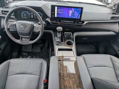 2025 Toyota SIENNA PLT AWD Platinum 7 Passenger