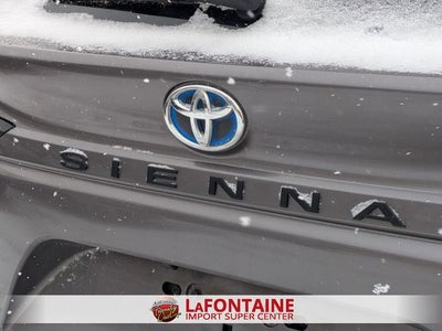 2024 Toyota SIENNA LE LE 8 Passenger