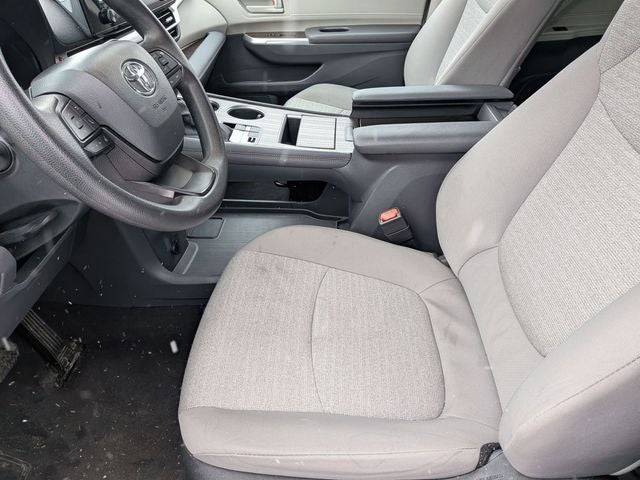 2024 Toyota SIENNA LE LE 8 Passenger