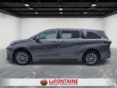2024 Toyota SIENNA LE LE 8 Passenger