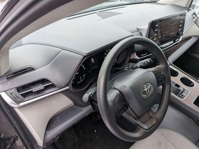 2024 Toyota SIENNA LE LE 8 Passenger