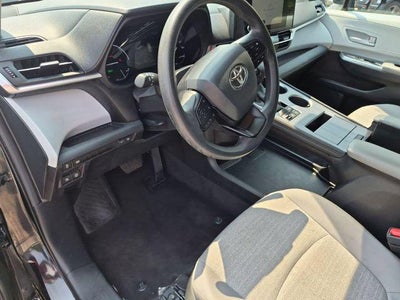 2025 Toyota Sienna LE 8 Passenger