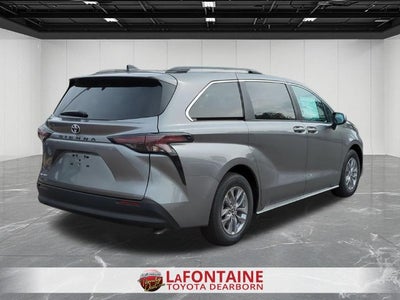 2026 Toyota Sienna LE 8 Passenger