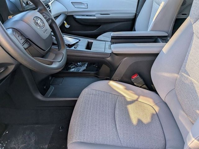 2026 Toyota Sienna LE 8 Passenger