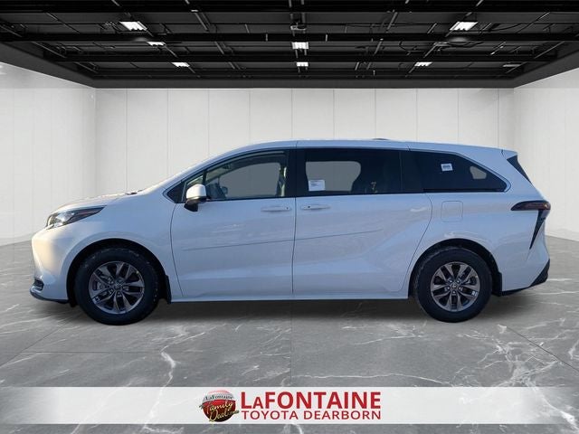 2026 Toyota Sienna LE 8 Passenger