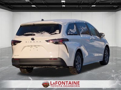 2026 Toyota Sienna LE 8 Passenger