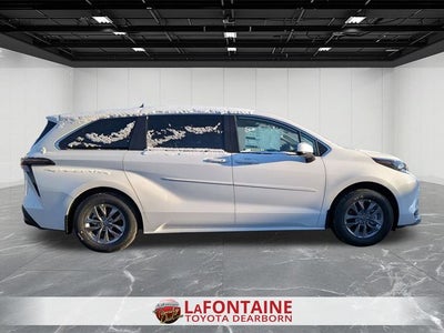 2026 Toyota Sienna LE 8 Passenger