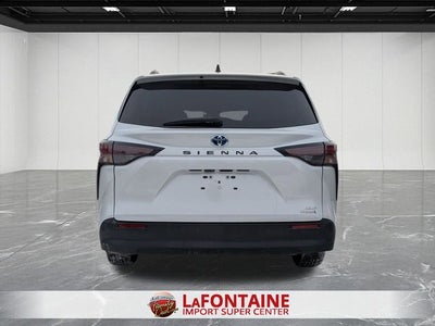 2024 Toyota SIENNA XLE XLE 8 Passenger