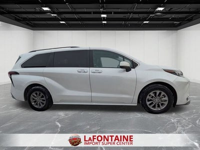2024 Toyota SIENNA XLE XLE 8 Passenger