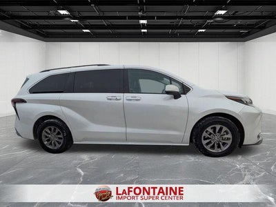 2024 Toyota SIENNA XLE XLE 8 Passenger