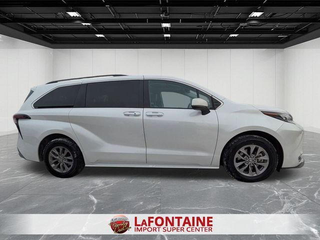 2024 Toyota SIENNA XLE XLE 8 Passenger