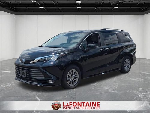 2025 Toyota Sienna XLE 8 Passenger