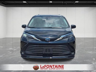 2025 Toyota Sienna XLE 8 Passenger
