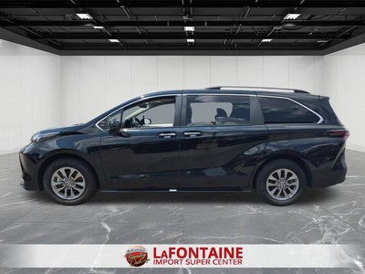 2025 Toyota Sienna XLE 8 Passenger