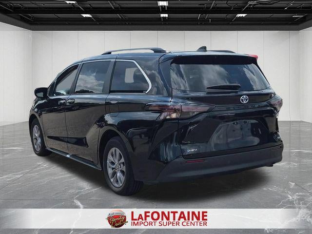 2025 Toyota Sienna XLE 8 Passenger