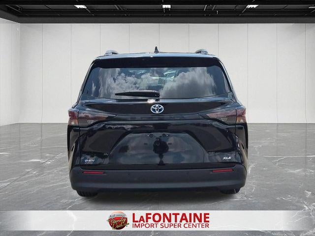 2025 Toyota Sienna XLE 8 Passenger