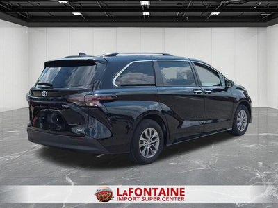 2025 Toyota Sienna XLE 8 Passenger