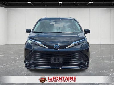 2025 Toyota Sienna XLE 8 Passenger