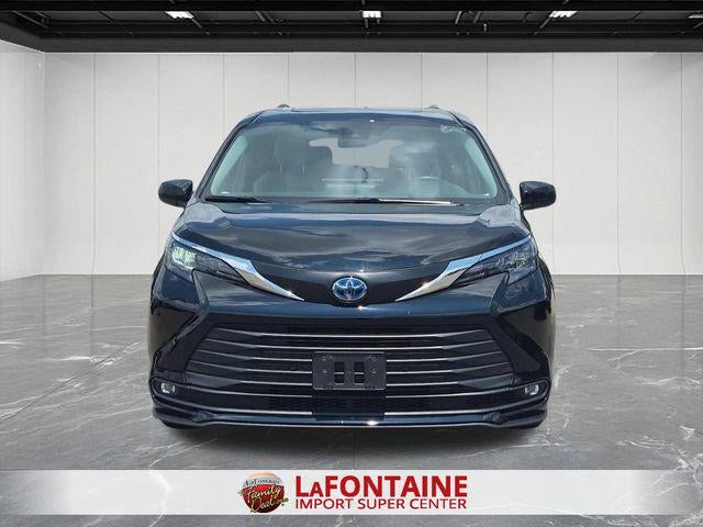 2025 Toyota Sienna XLE 8 Passenger
