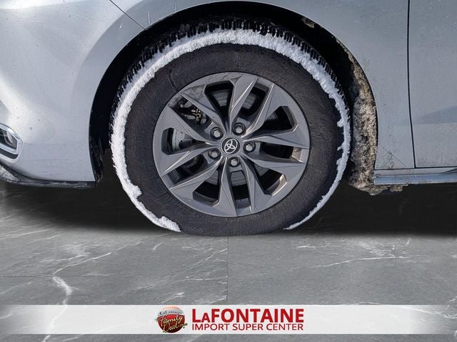 2024 Toyota SIENNA XLE XLE