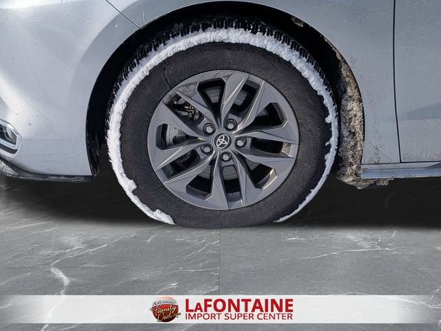 2024 Toyota SIENNA XLE XLE