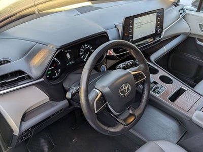 2024 Toyota SIENNA XLE XLE