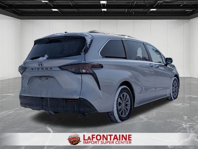 2024 Toyota SIENNA XLE XLE