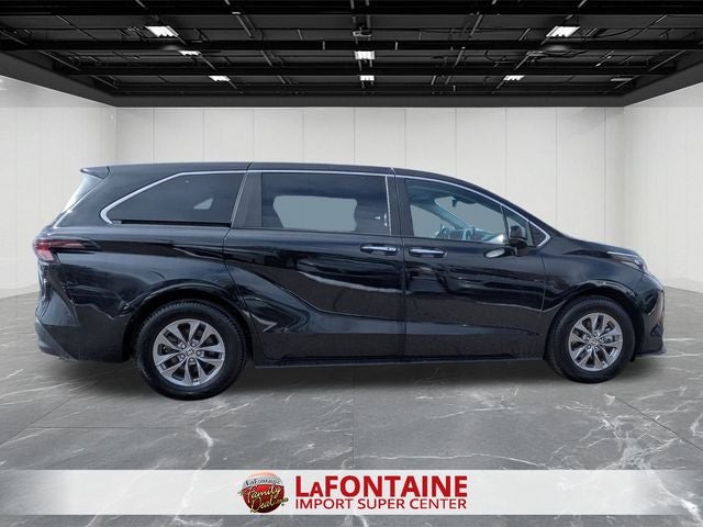 2024 Toyota SIENNA XLE AWD XLE 7 Passenger