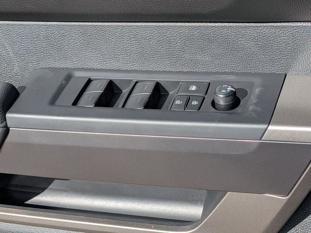 2025 Toyota TUNDRA 4X4 SR5