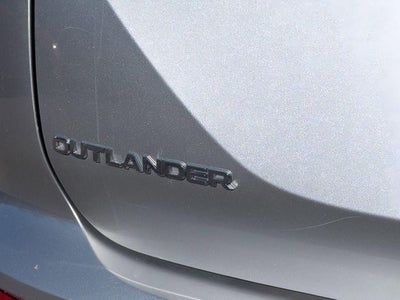 2025 Mitsubishi Outlander SE