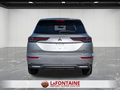 2025 Mitsubishi Outlander SE
