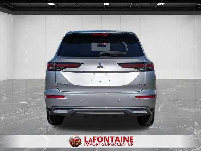 2025 Mitsubishi Outlander SE