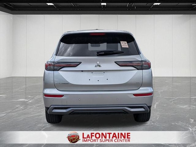 2025 Mitsubishi Outlander SE