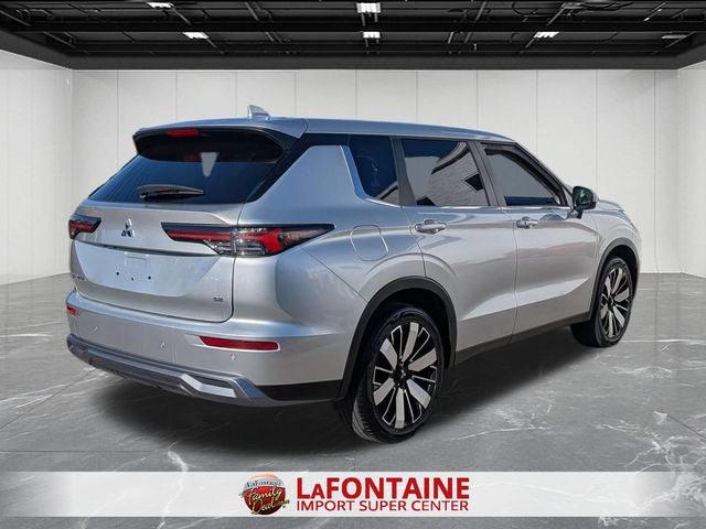 2025 Mitsubishi Outlander SE