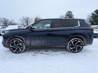 2024 Mitsubishi Outlander SE
