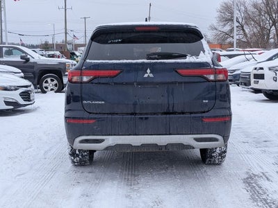 2024 Mitsubishi Outlander SE