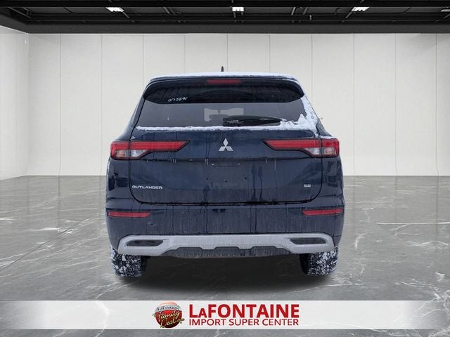 2024 Mitsubishi Outlander SE