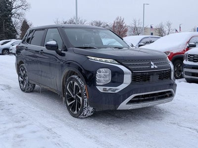 2024 Mitsubishi Outlander SE