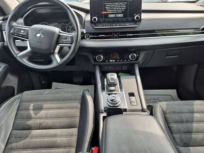 2024 Mitsubishi Outlander SE