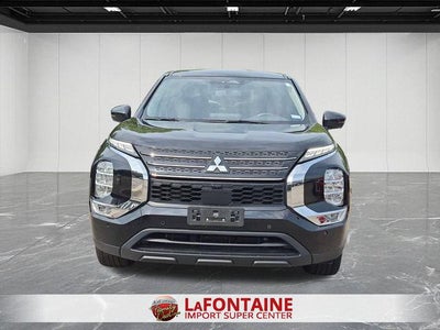 2024 Mitsubishi Outlander SE