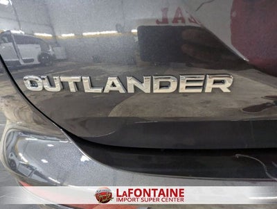 2024 Mitsubishi Outlander SE