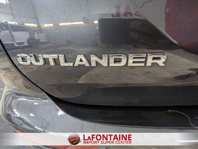 2024 Mitsubishi Outlander SE