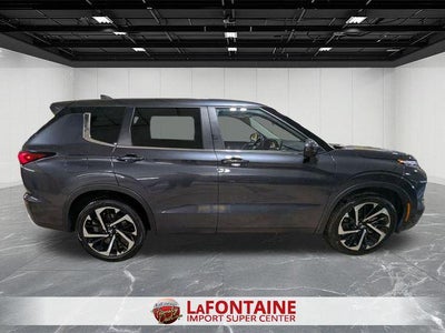 2024 Mitsubishi Outlander SE