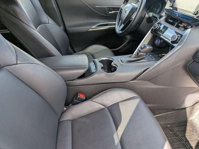 2022 Toyota Venza XLE XLE