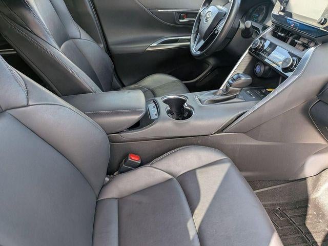 2022 Toyota Venza XLE XLE