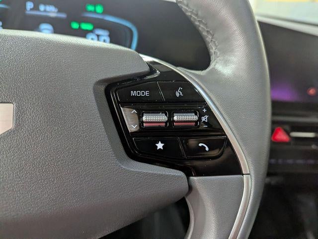 2023 Kia Niro SX