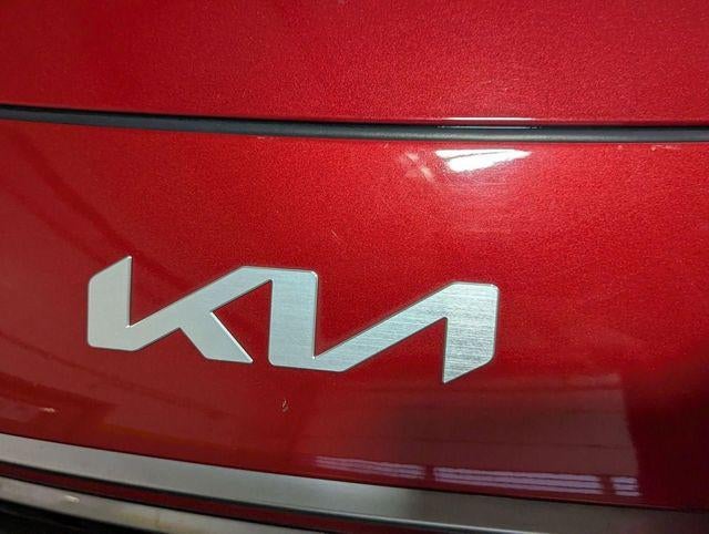 2023 Kia Niro SX